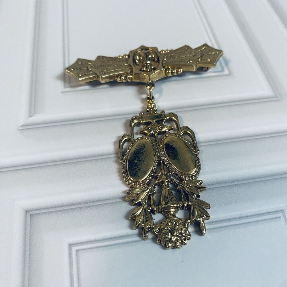 Vintage Victorian Revival Gold Tone Fleur de Lis Dangle Brooch